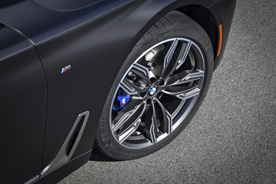 Колеса BMW M760i xDrive 2017 года  (NA) (фото 147 из 154)